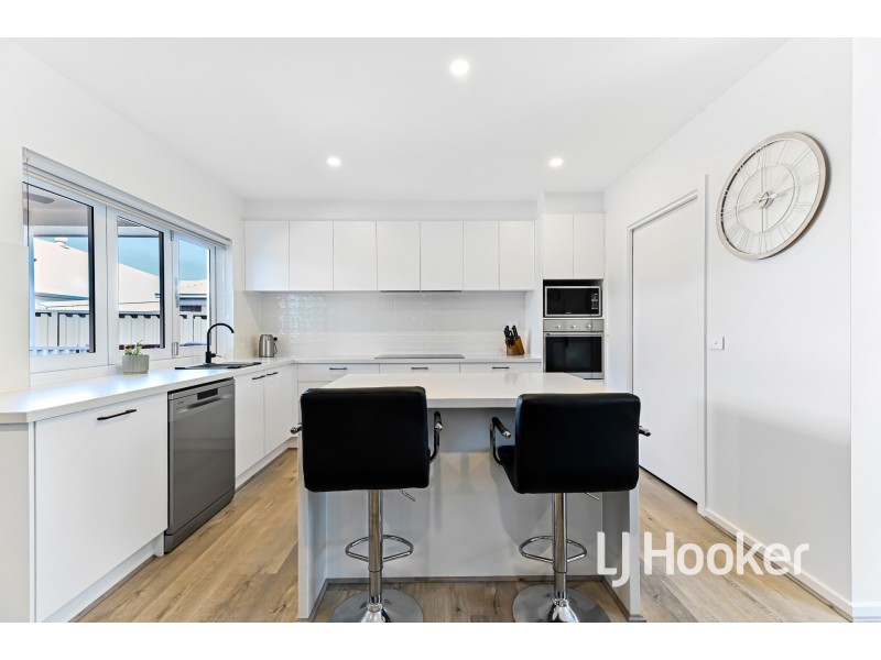 22 Terrestrial Road, Clyde North VIC 3978