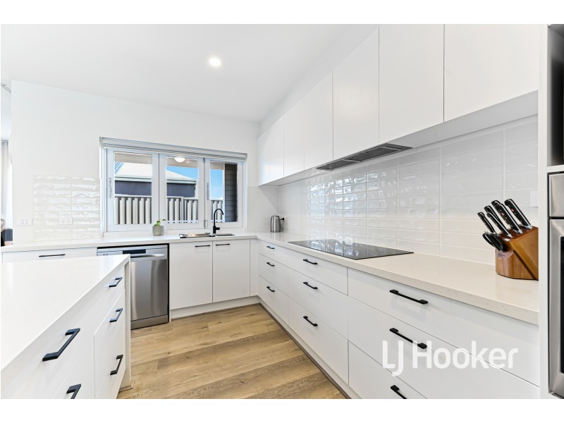 22 Terrestrial Road, Clyde North VIC 3978