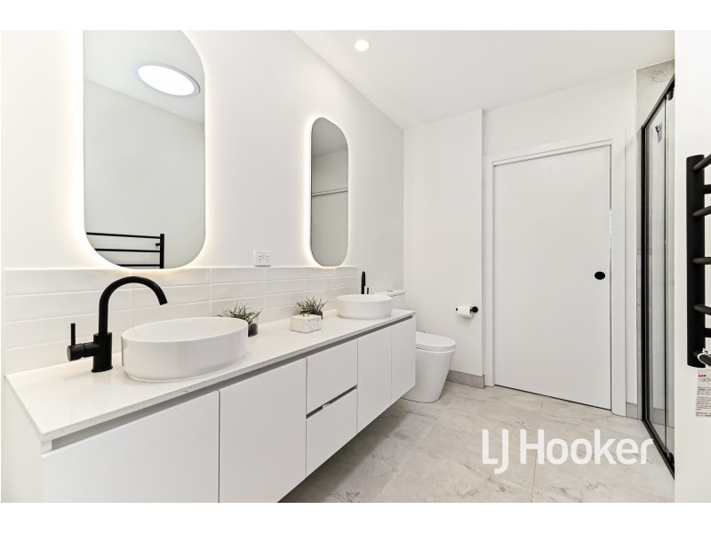 22 Terrestrial Road, Clyde North VIC 3978