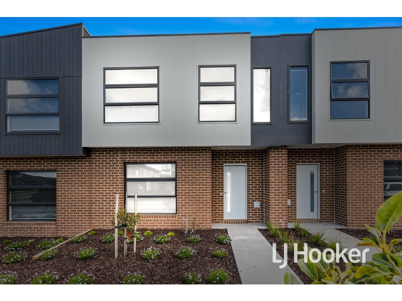 40 Merribrook Boulevard, Clyde VIC 3978