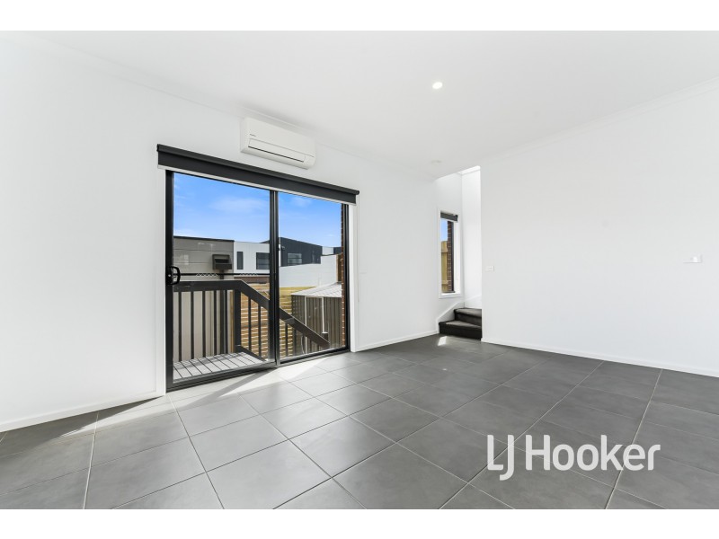 40 Merribrook Boulevard, Clyde VIC 3978