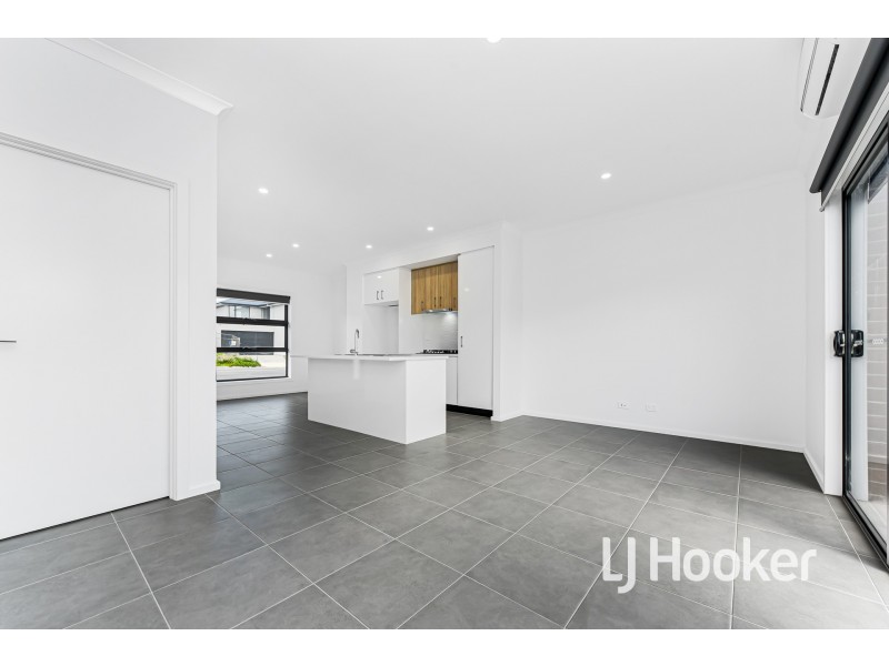 40 Merribrook Boulevard, Clyde VIC 3978