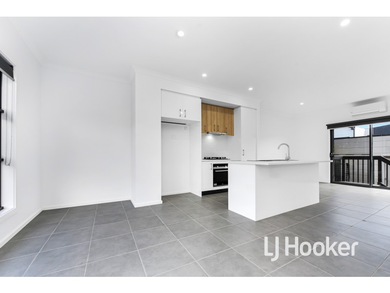 40 Merribrook Boulevard, Clyde VIC 3978