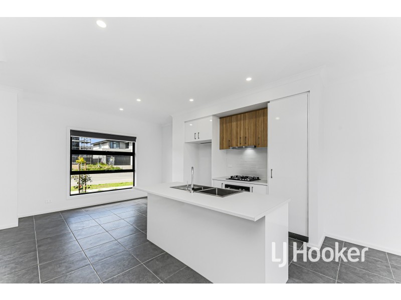 40 Merribrook Boulevard, Clyde VIC 3978