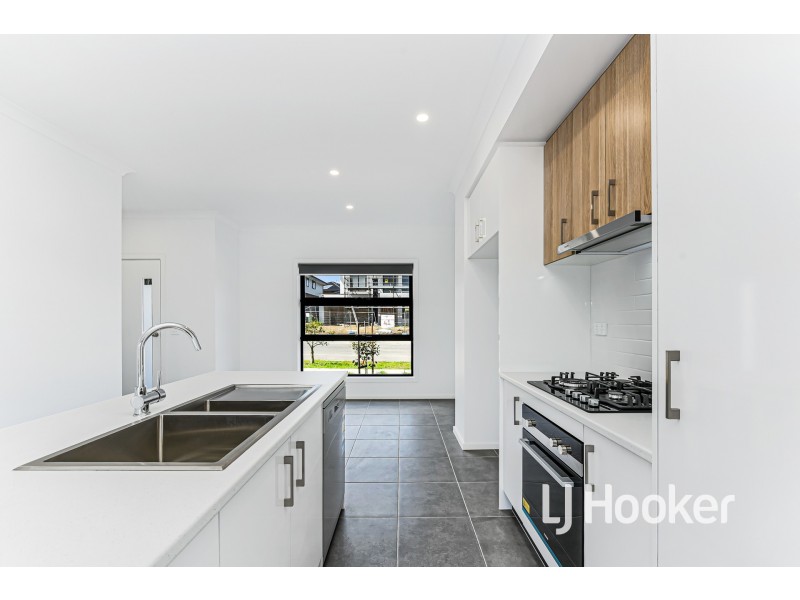 40 Merribrook Boulevard, Clyde VIC 3978