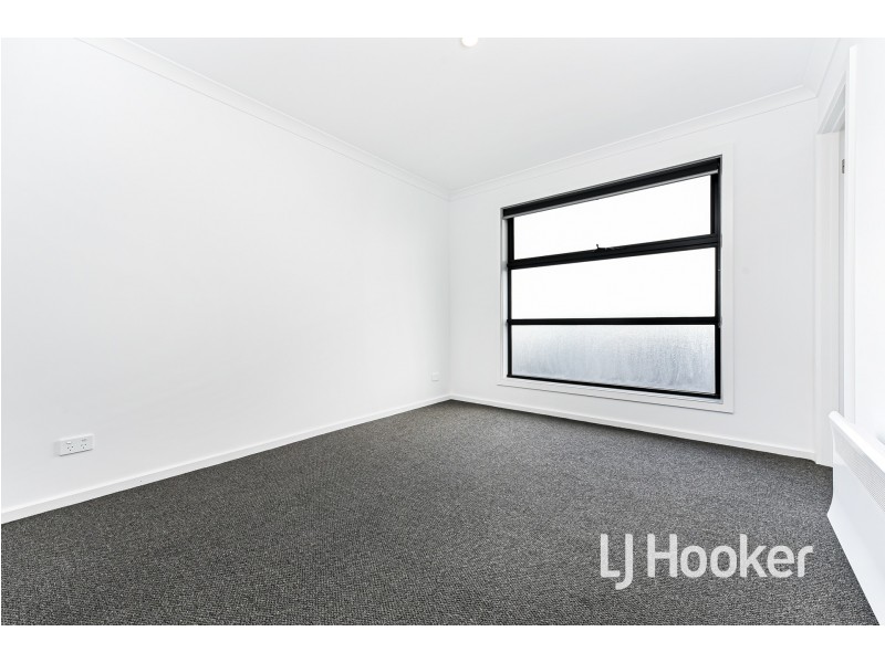 40 Merribrook Boulevard, Clyde VIC 3978