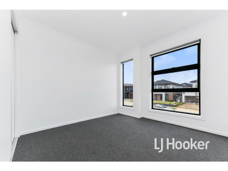 40 Merribrook Boulevard, Clyde VIC 3978