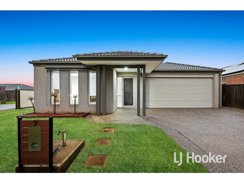 7 Ramel Way, Pakenham VIC 3810