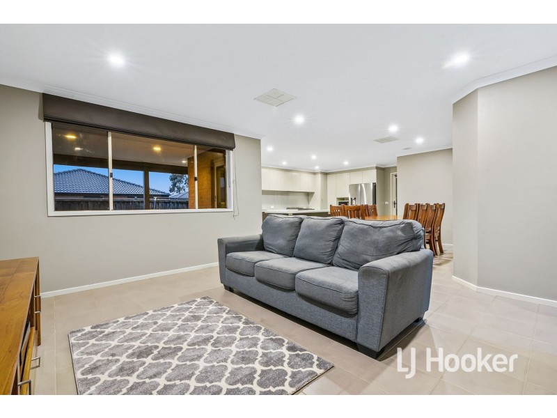 7 Ramel Way, Pakenham VIC 3810