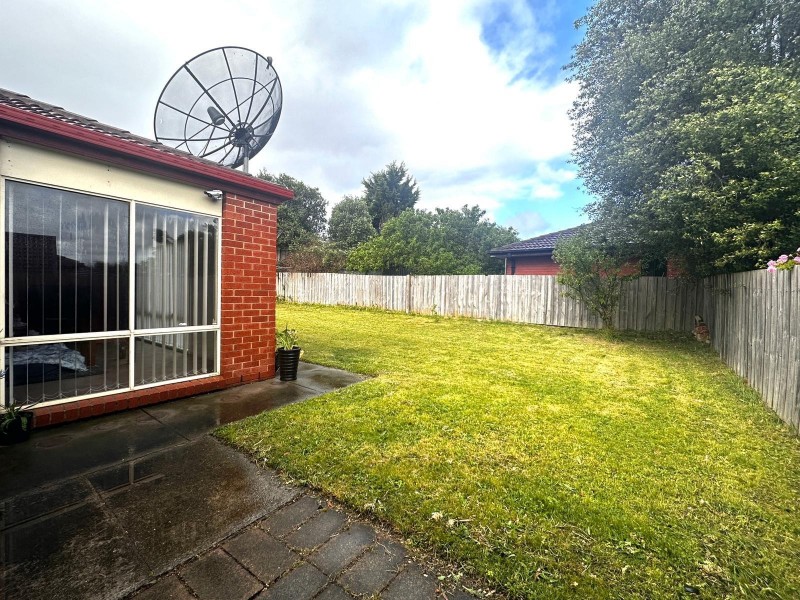 6 Greenlea Grove, Hampton Park VIC 3976