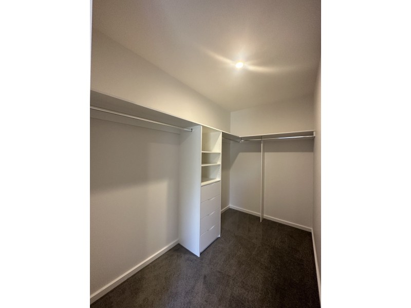 24 Depeche Way, Cranbourne South VIC 3977