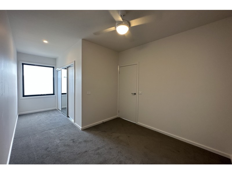24 Depeche Way, Cranbourne South VIC 3977