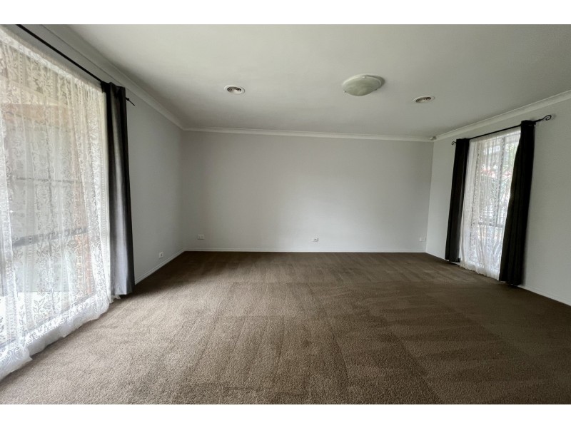 23 Cornwell Crescent, Cranbourne East VIC 3977