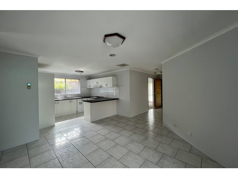 23 Cornwell Crescent, Cranbourne East VIC 3977