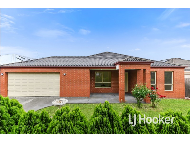 10 Baynton Crescent, Lynbrook VIC 3975