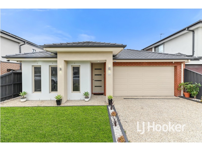 15 Ironwood Avenue, Cranbourne North VIC 3977