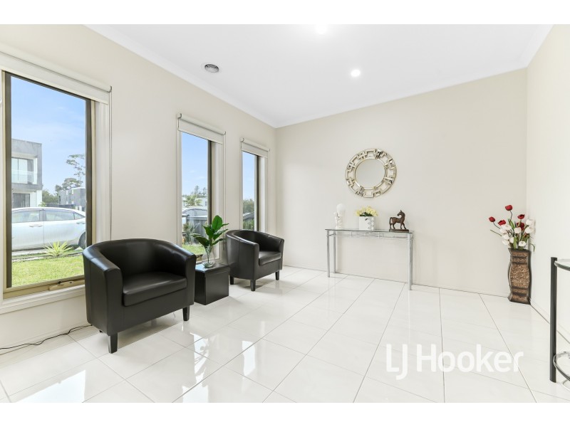 15 Ironwood Avenue, Cranbourne North VIC 3977