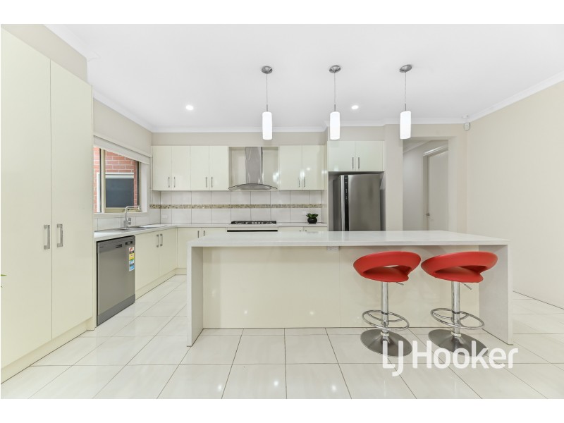 15 Ironwood Avenue, Cranbourne North VIC 3977