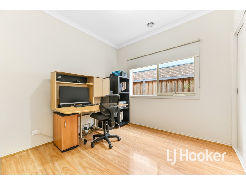 15 Ironwood Avenue, Cranbourne North VIC 3977