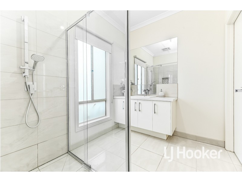 15 Ironwood Avenue, Cranbourne North VIC 3977