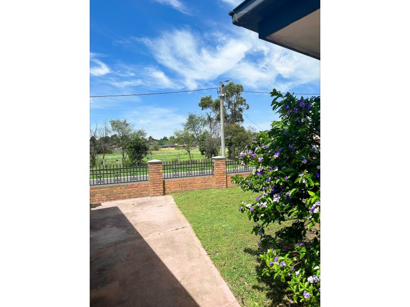 8 Ellindale Close, Hampton Park VIC 3976