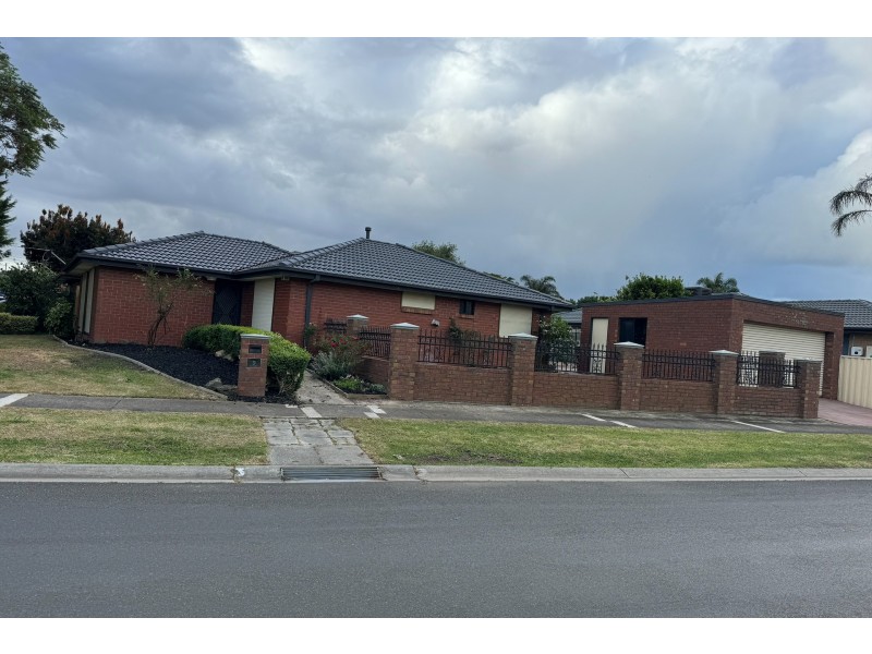 8 Ellindale Close, Hampton Park VIC 3976