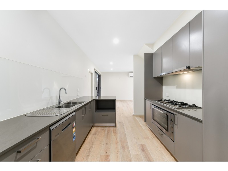 14/118 Kennington Park Drive, Endeavour Hills VIC 3802