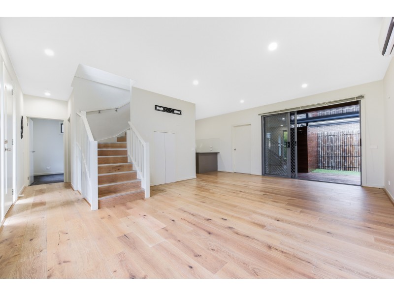 14/118 Kennington Park Drive, Endeavour Hills VIC 3802