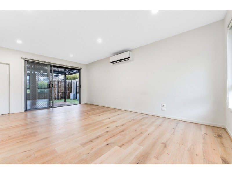 14/118 Kennington Park Drive, Endeavour Hills VIC 3802
