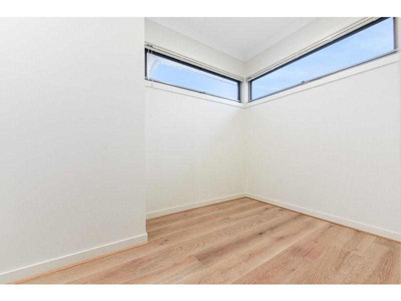 14/118 Kennington Park Drive, Endeavour Hills VIC 3802