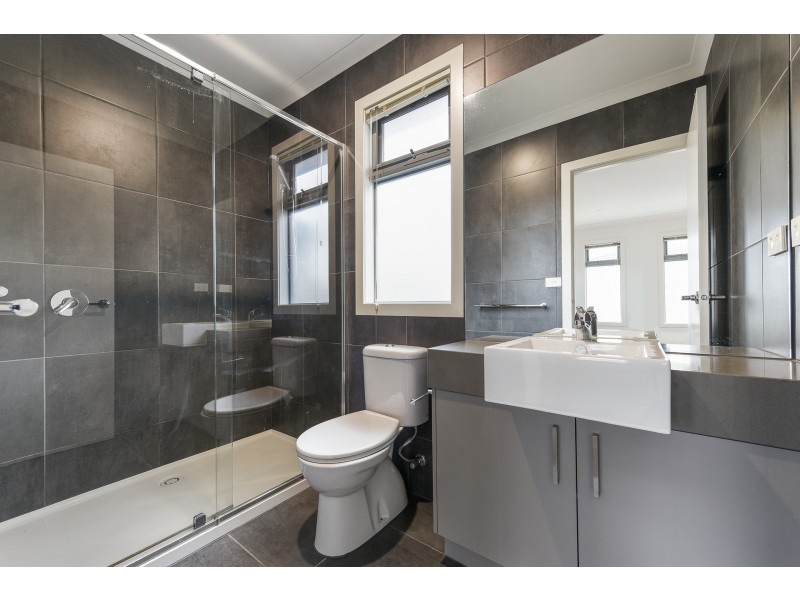 14/118 Kennington Park Drive, Endeavour Hills VIC 3802