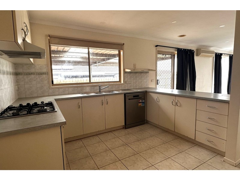 5 Highmount Drive, Hampton Park VIC 3976