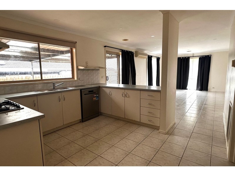 5 Highmount Drive, Hampton Park VIC 3976