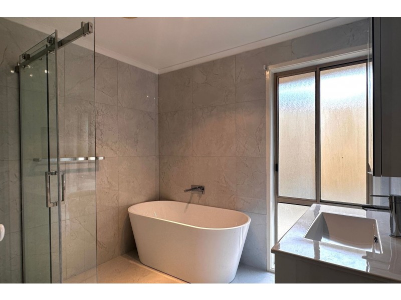 5 Highmount Drive, Hampton Park VIC 3976