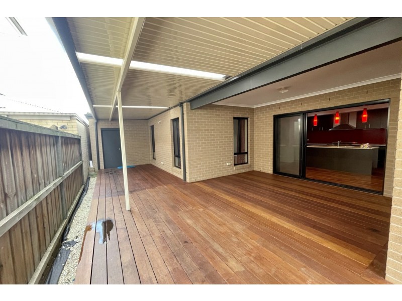 5 Monique Rose Drive, Cranbourne West VIC 3977