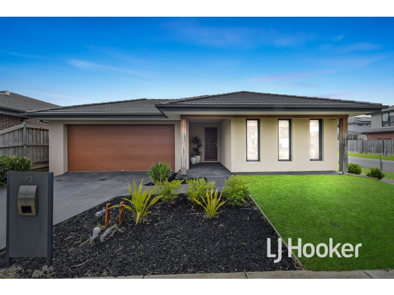 93 Parkhurst Drive, Cranbourne East VIC 3977