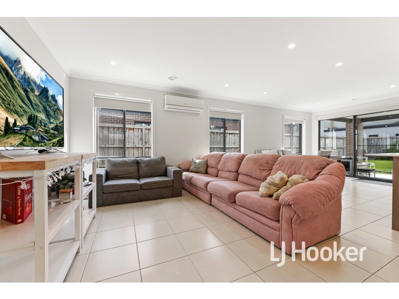 93 Parkhurst Drive, Cranbourne East VIC 3977