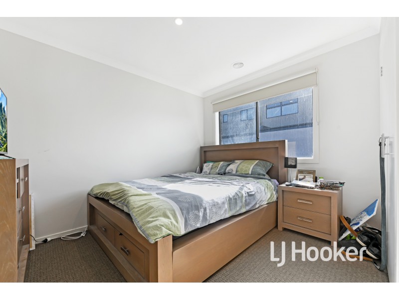 93 Parkhurst Drive, Cranbourne East VIC 3977