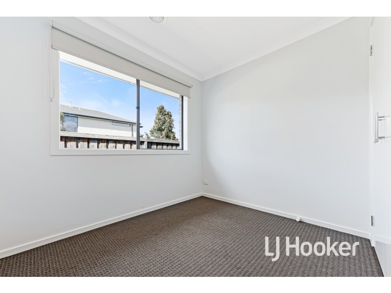 93 Parkhurst Drive, Cranbourne East VIC 3977