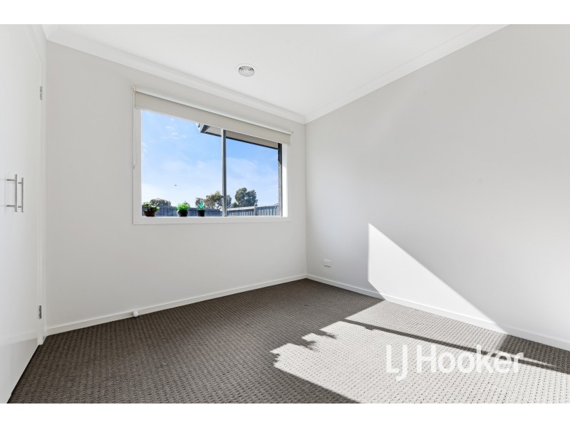 93 Parkhurst Drive, Cranbourne East VIC 3977