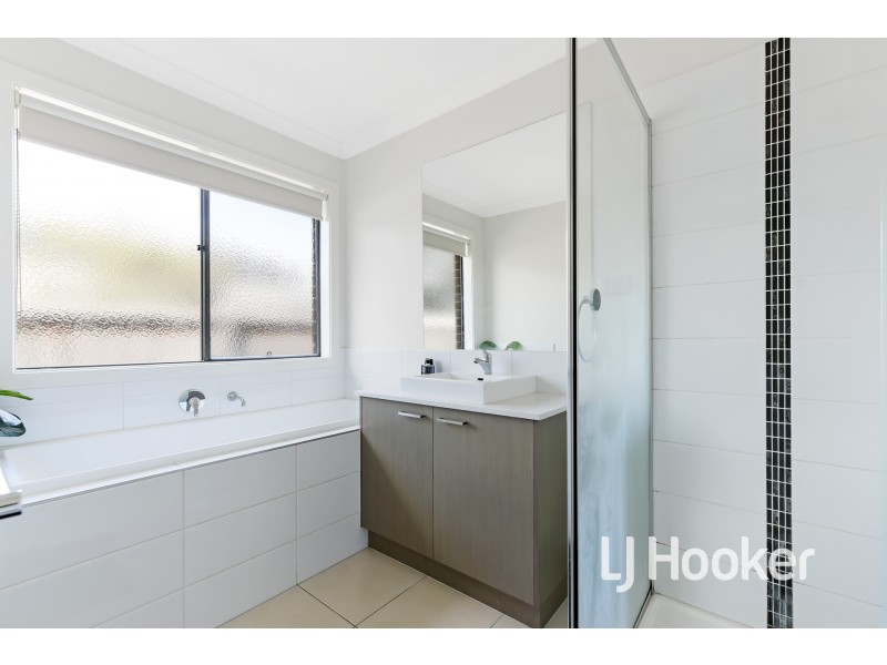 93 Parkhurst Drive, Cranbourne East VIC 3977