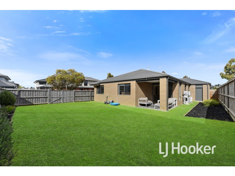 93 Parkhurst Drive, Cranbourne East VIC 3977