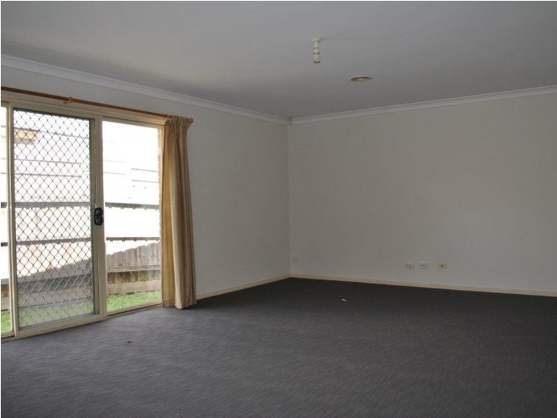 15 Strabane Way, Hampton Park VIC 3976