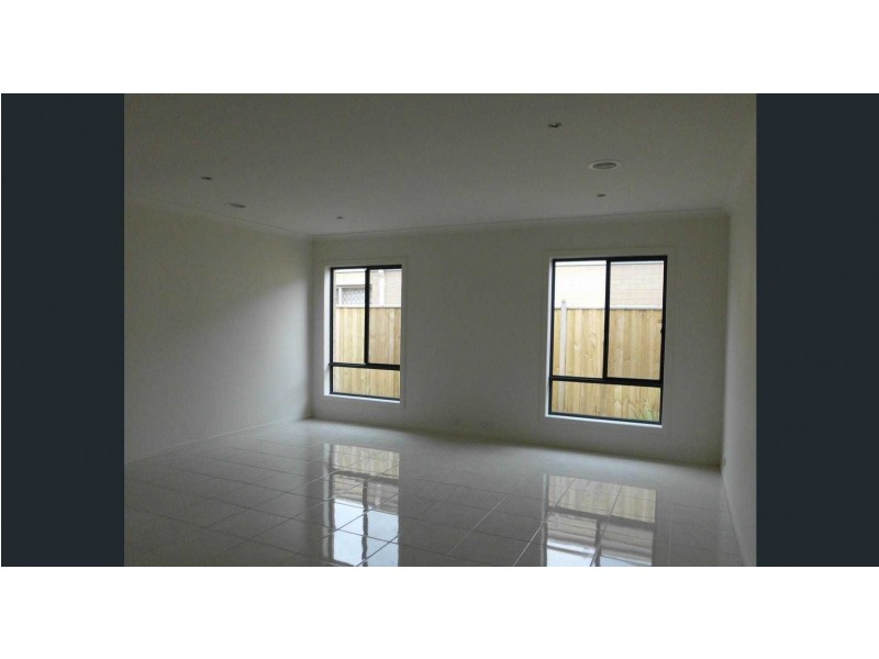 135 Boland Drive, Lyndhurst VIC 3975