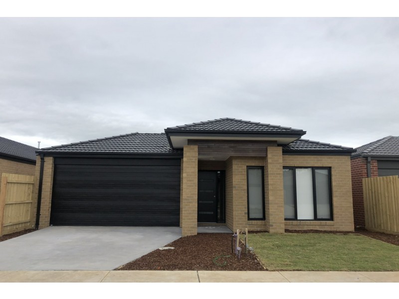107 Fiorelli Boulevard, Cranbourne East VIC 3977
