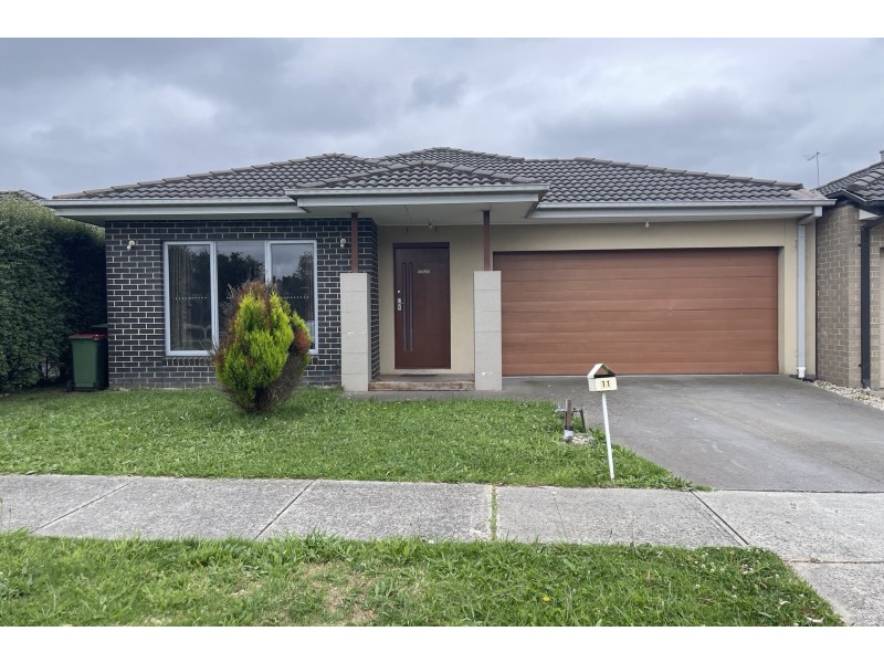 11 Howden Street, Cranbourne East VIC 3977