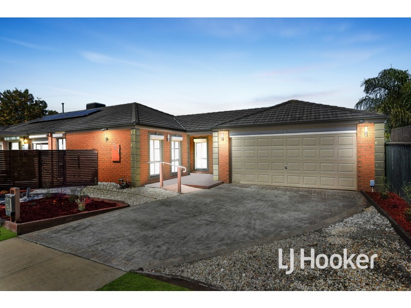 14 Ormiston Place, Narre Warren South VIC 3805
