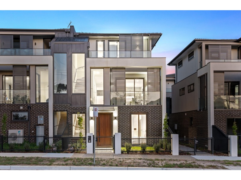 2/2 Montgomery Avenue, Mount Waverley VIC 3149