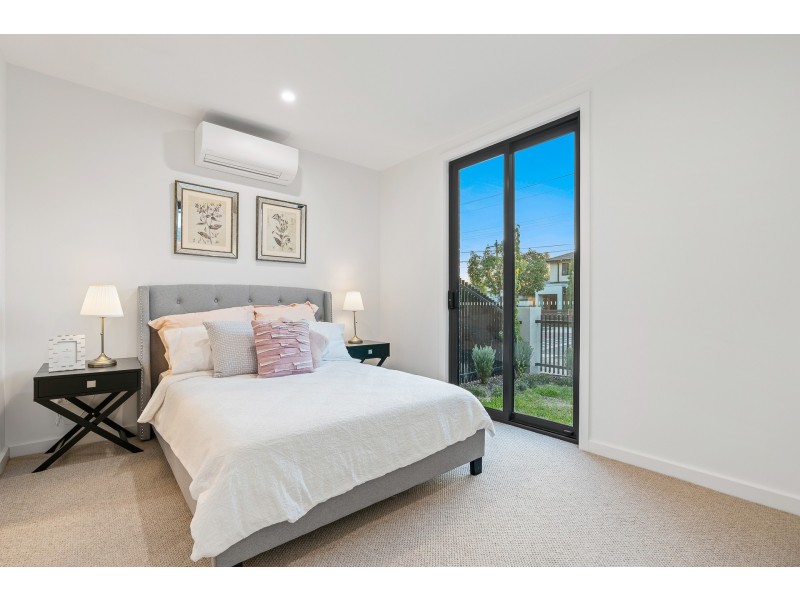 2/2 Montgomery Avenue, Mount Waverley VIC 3149