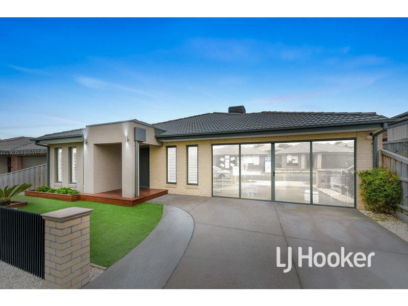 66 Highmount Drive, Hampton Park VIC 3976